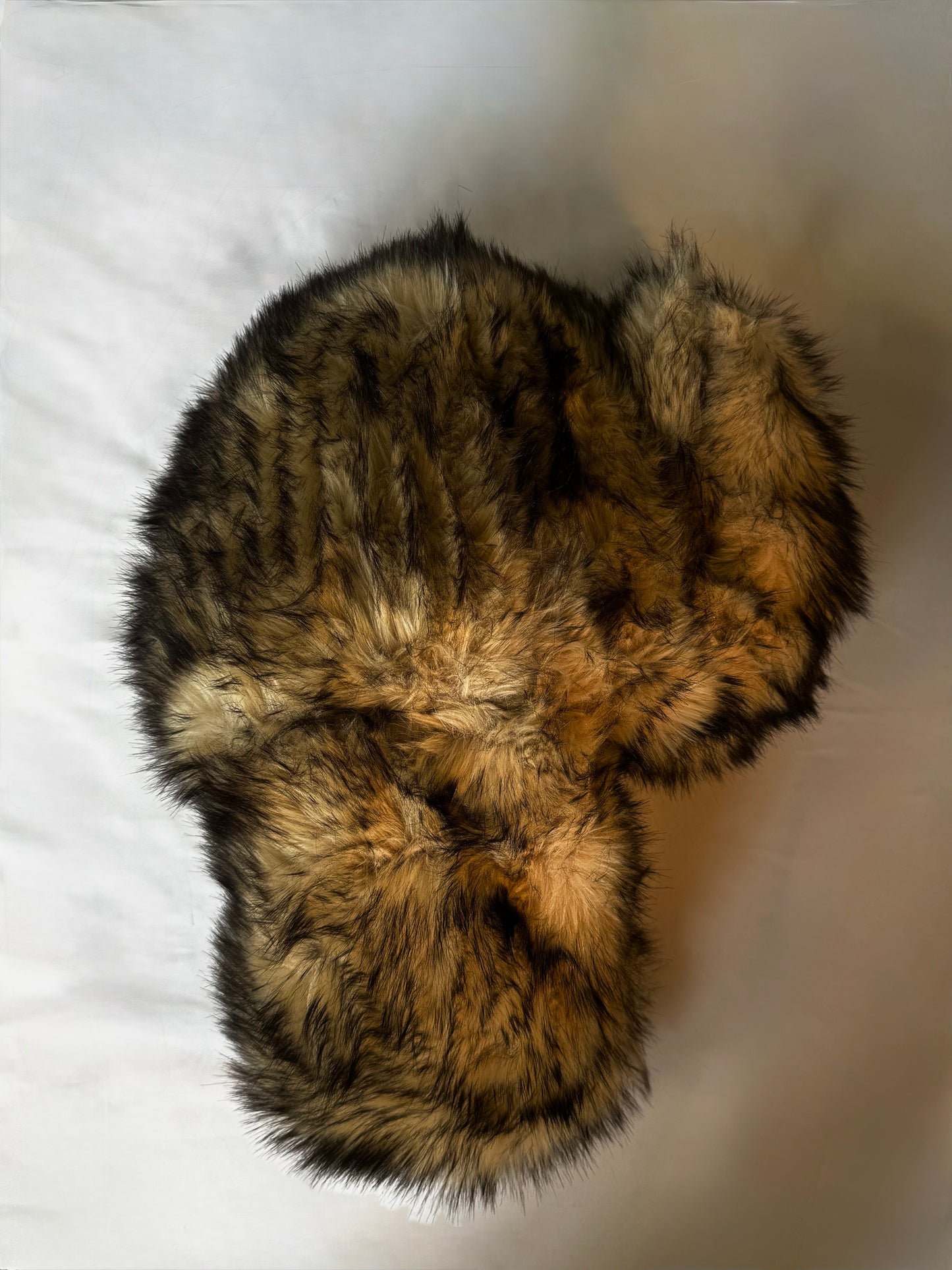 EXCLUSIVE  XXL TRAPPER GOLDEN WOLF FUR